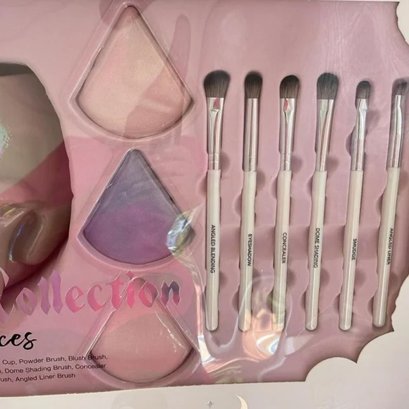 13 piece Essentials Collection Makeup brush holder & brushes - Picture 4 of 8